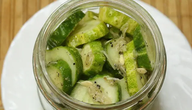 Cucumber salads for the winter with dry mustard (mustard powder): recipes for canning blanks