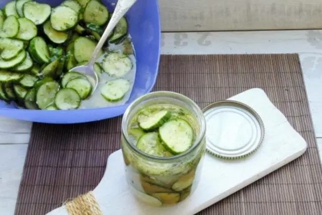 Cucumber salads for the winter with dry mustard (mustard powder): recipes for canning blanks