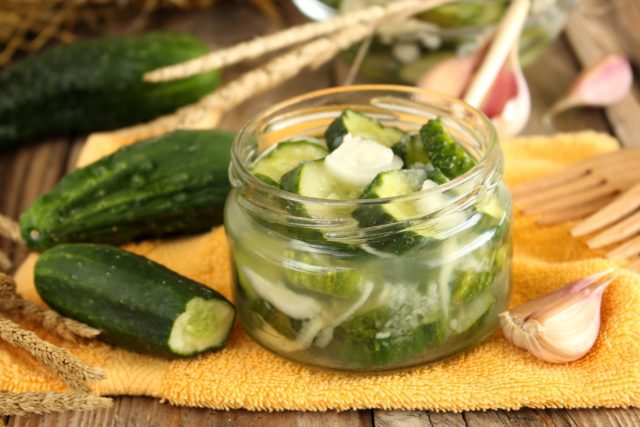 Cucumbers and tomatoes in gelatin for the winter