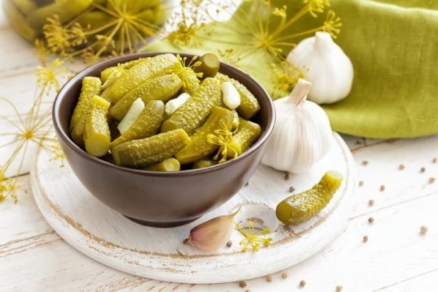 Cucumbers for the winter with mustard powder (dry mustard): salting and pickling recipes