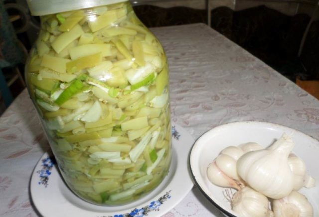 Cucumbers for vodka: recipes for the winter of salads and blanks