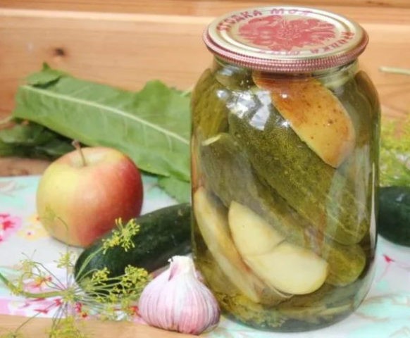 Cucumbers pickled with apples for the winter: cooking recipes with photos