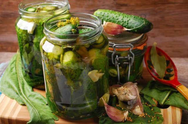 Cucumbers pickled with ground pepper: black, red, salting recipes