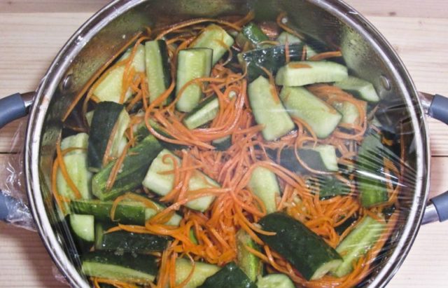 Cucumbers with carrots in Korean for the winter: step by step recipes with photos