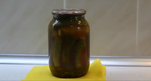 Cucumbers with chili ketchup: recipes without sterilization for the winter per liter jar