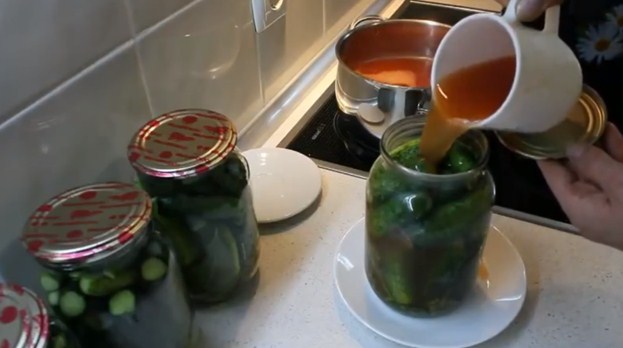 Cucumbers with chili ketchup: recipes without sterilization for the winter per liter jar