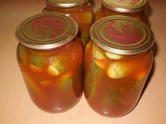 Cucumbers with chili ketchup: recipes without sterilization for the winter per liter jar