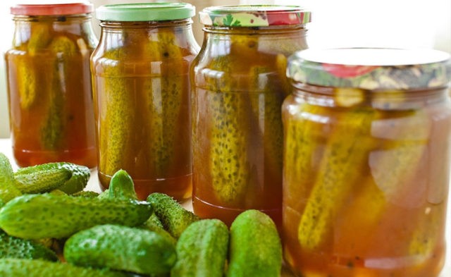 Cucumbers with chili ketchup: recipes without sterilization for the winter per liter jar