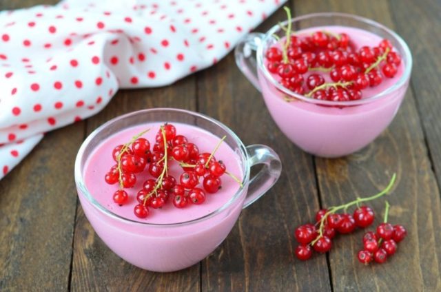 Currant soufflé with cottage cheese