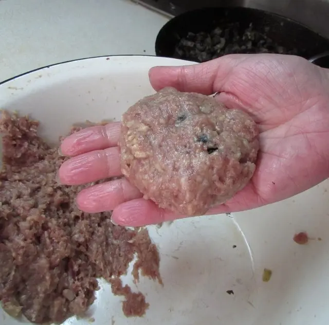 Cutlets with mushrooms