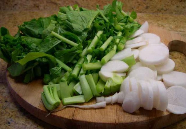 Daikon: useful properties and contraindications