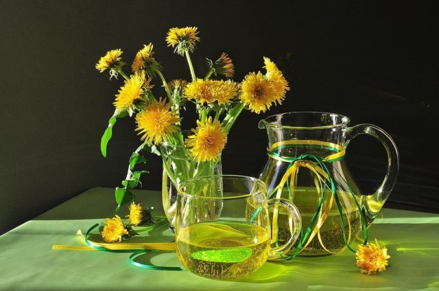 Dandelion wine: photo, benefits, taste, reviews