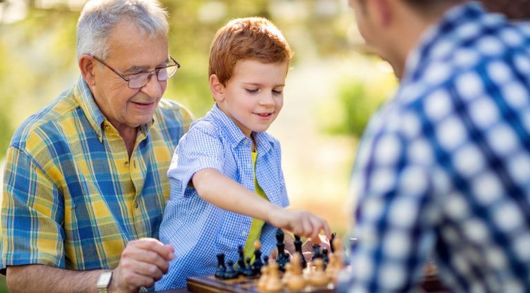 Day centers for the elderly. How do they work and who can use them?