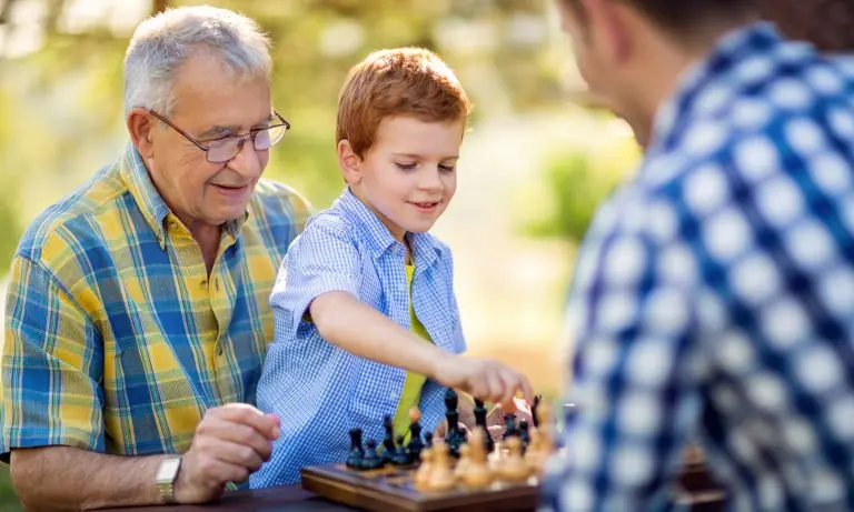 Day centers for the elderly. How do they work and who can use them?