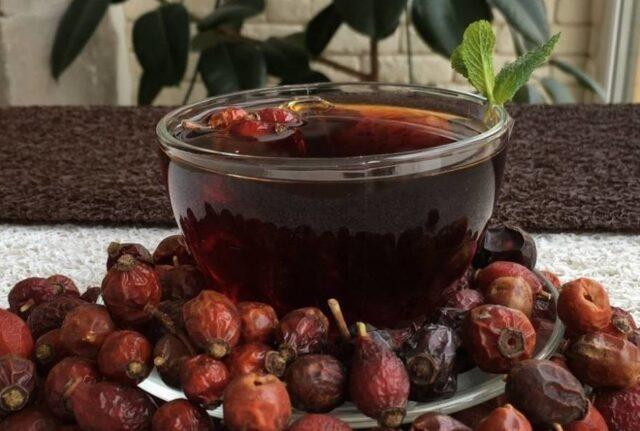 Decoction, infusion of wild rose: benefits and harms, recipe, how to drink