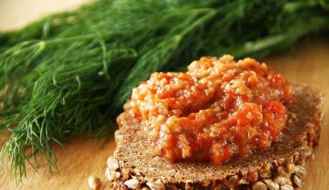 Delicious eggplant caviar for the winter