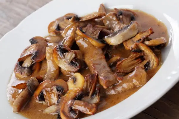 Delicious mushroom dishes with potatoes: cooking recipes