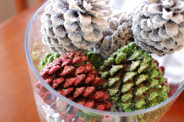 DIY crafts from cones for the New Year: pine, spruce, photos, ideas