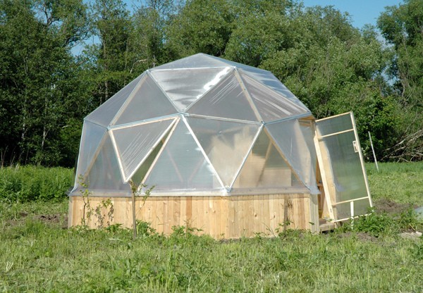 DIY dome greenhouse: step by step instructions