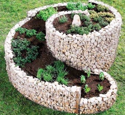 DIY flower beds: photo