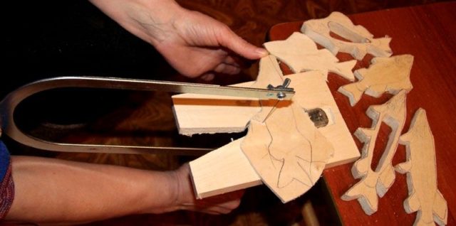 DIY plywood Christmas toys for 2022: templates, drawings