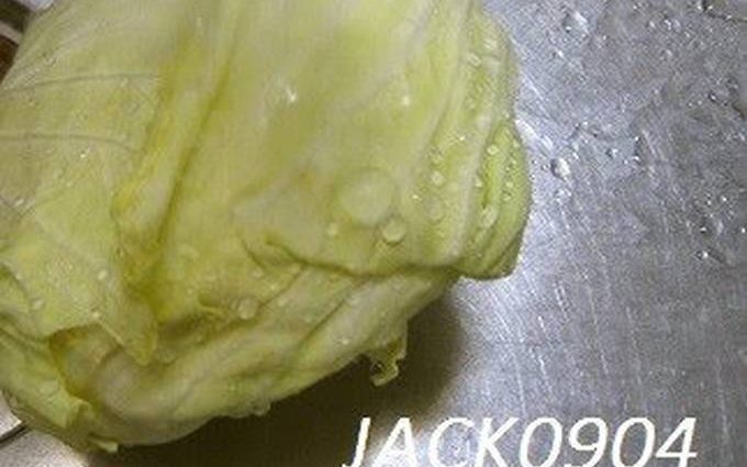 Do I need to remove the lower leaves from cabbage