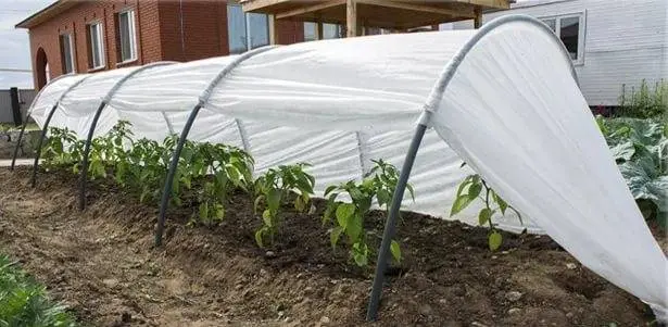 Do-it-yourself arcs for a greenhouse 