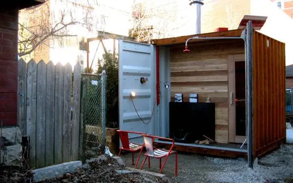 Do-it-yourself barn on the garden plot + photo