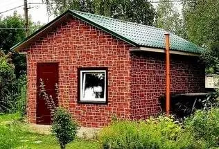 Do-it-yourself barn on the garden plot + photo