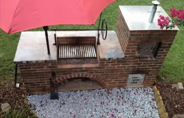 Do-it-yourself brazier with a smokehouse made of bricks