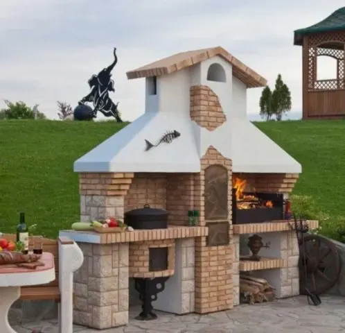 Do-it-yourself brazier with a smokehouse made of bricks