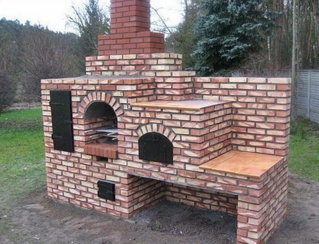 Do-it-yourself brick smokehouse: hot, cold smoked