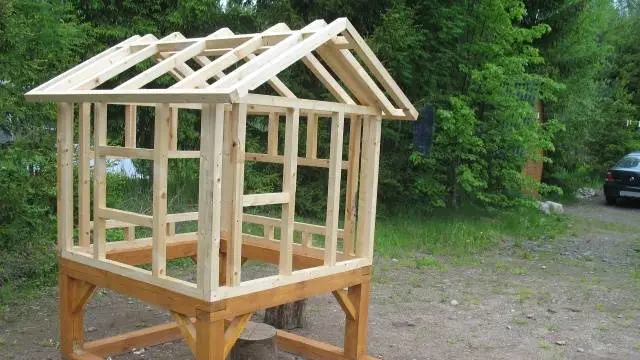 Do-it-yourself chicken coop for 10 chickens: drawings