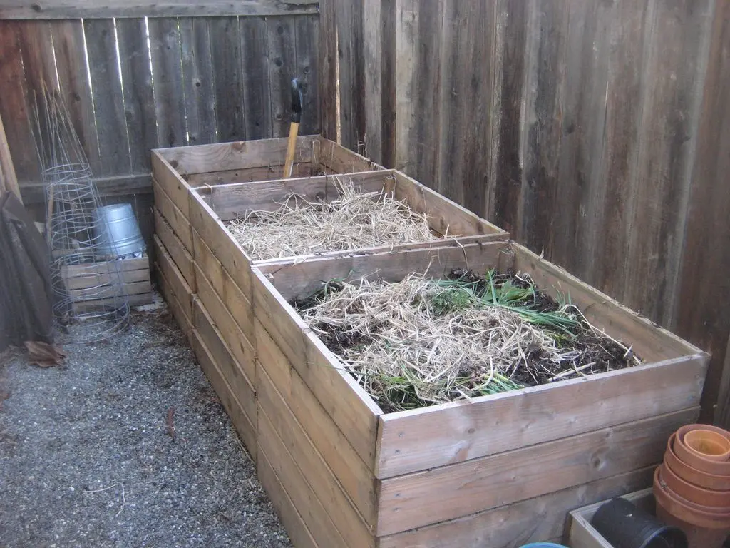 Do-it-yourself compost in bags: what components can and cannot be used