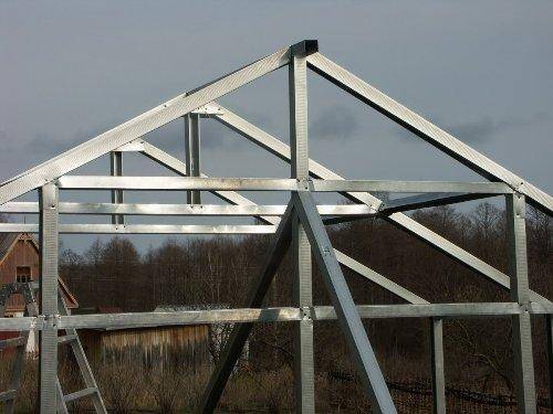 Do-it-yourself greenhouse from a galvanized profile