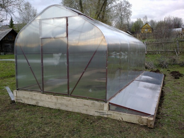 Do-it-yourself greenhouse from plastic pipes: drawings