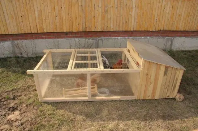 Do-it-yourself portable chicken coops: photo + drawings