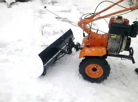 Do-it-yourself shovel for a walk-behind tractor: drawings and tips