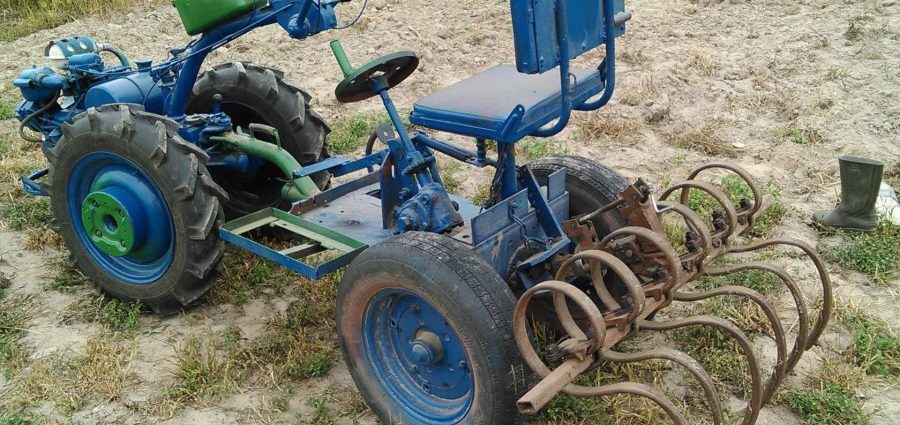 Do-it-yourself shovel for a walk-behind tractor: drawings and tips