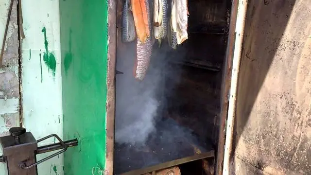 Do-it-yourself smoke generator for cold smoking