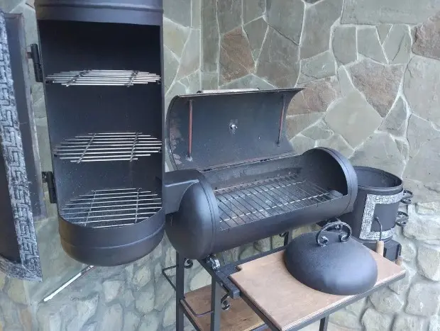 Do-it-yourself smokehouse-barbecue from a gas cylinder: drawings, photos, videos