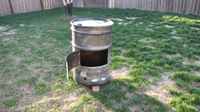 Do-it-yourself smokehouse from a barrel of 200 liters: drawings, photos, videos