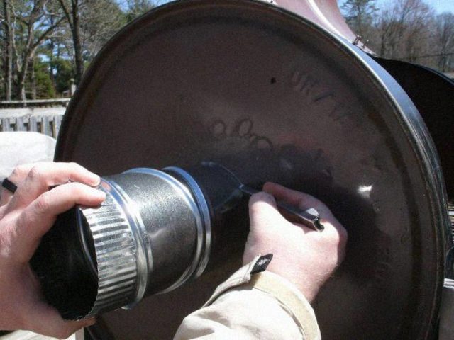 Do-it-yourself smokehouse from a barrel of 200 liters: drawings, photos, videos