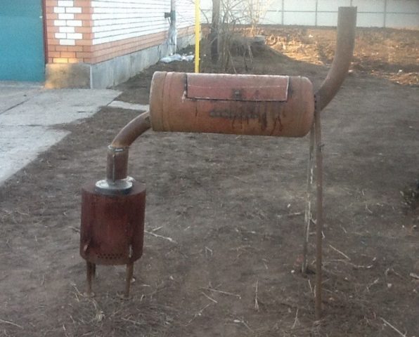 Do-it-yourself smokehouse from a gas cylinder: photos, drawings, video