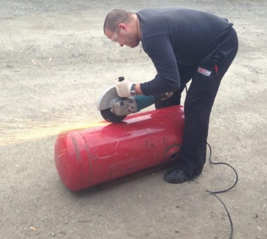 Do-it-yourself smokehouse from a gas cylinder: photos, drawings, video