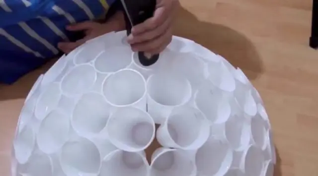 Do-it-yourself snowman made of plastic cups: step by step instructions + photo