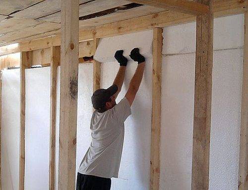 Do-it-yourself wooden shower-toilet for a summer residence