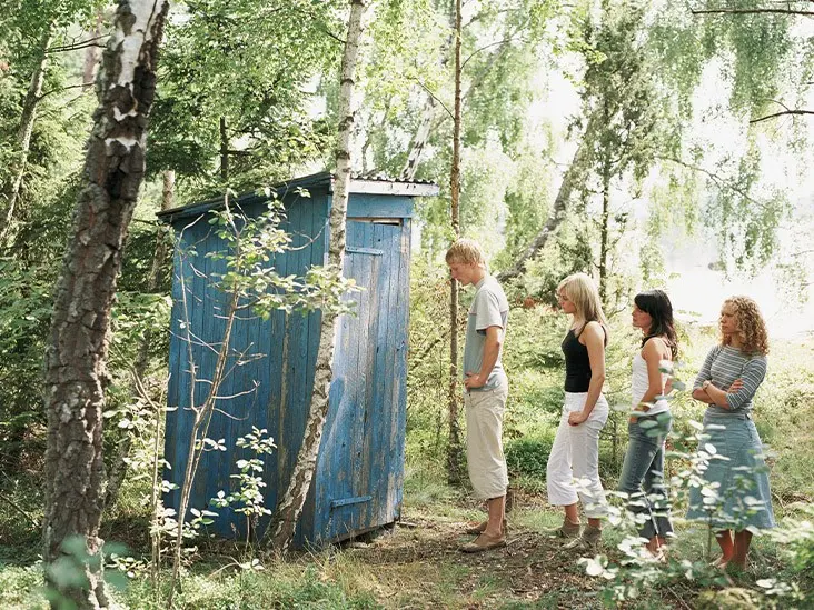 Do you need to urinate in the woods? It can be dangerous to your health