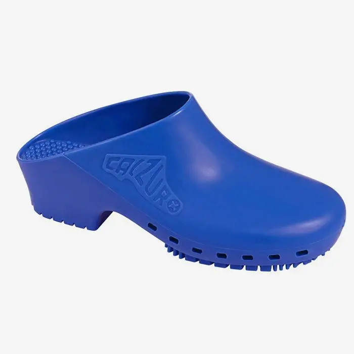 Do you wear rubber clogs? The orthopedist warns: these are not good summer shoes