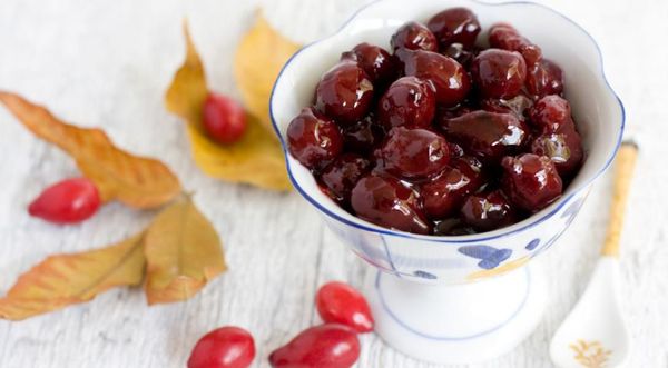 Dogwood jam: recipes for making dogwood treats with and without seeds, with apples and barberries